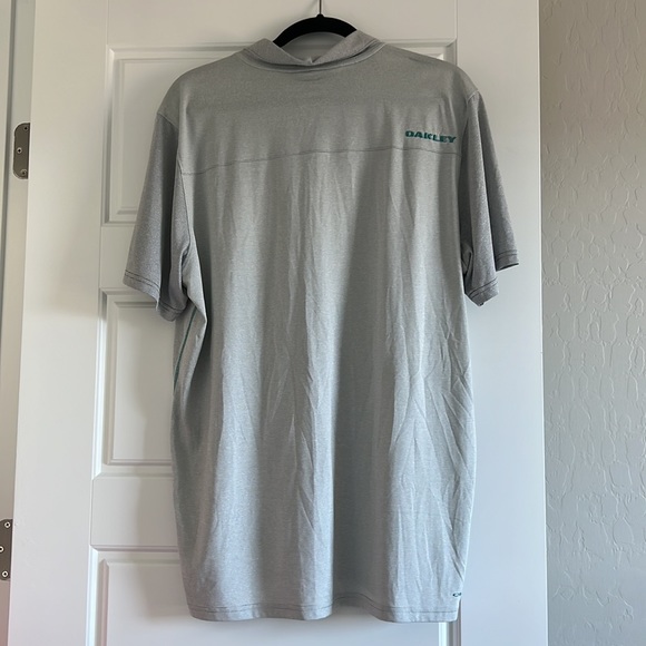 Oakley XL golf shirt ⛳️ - Picture 3 of 4